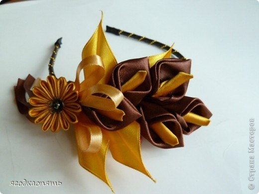 Каллы брошка. Цветы из ленты.