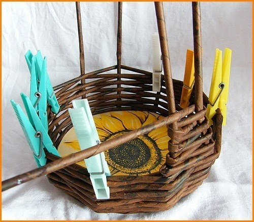 Пасхальная корзинка из газетных трубочек