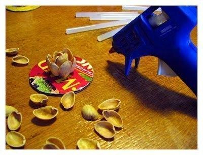 Цветы из фисташек