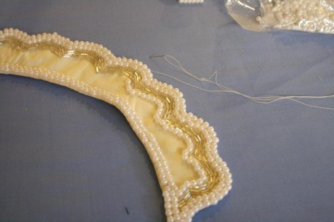 Красивый воротник вышитый бисером