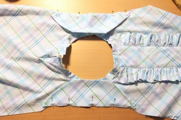 Шьем платье с рюшами из наволочки для малышки