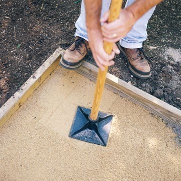 Укладка тротуарной брусчатки своими руками.