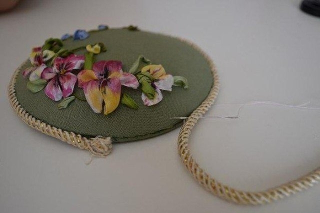 Игольница из двух дисков