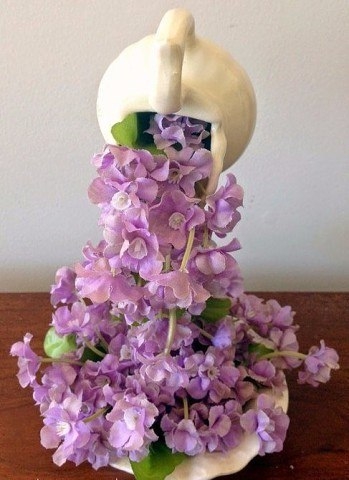 Парящие цветочные кувшинчики.