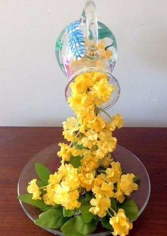 Парящие цветочные кувшинчики.