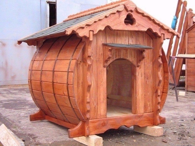 Будка для собаки из бочки
