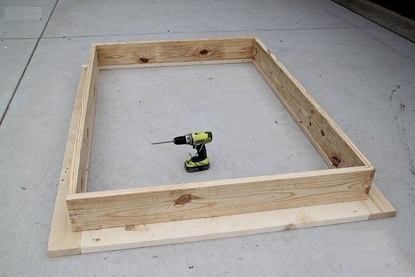 Кровать на подиуме своими руками.