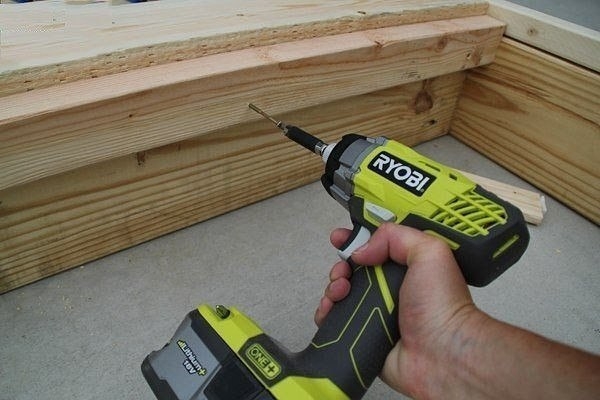 Кровать на подиуме своими руками.