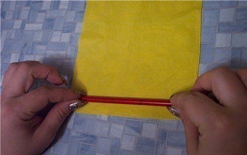 Роза из салфеток для украшения стола Роза из салфеток для украшения стола