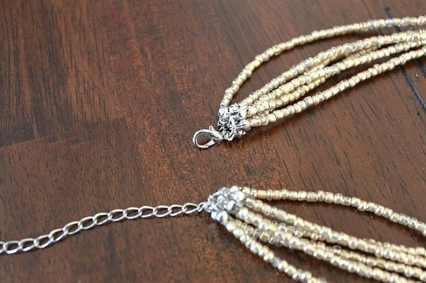 Простое ожерелье из бисера