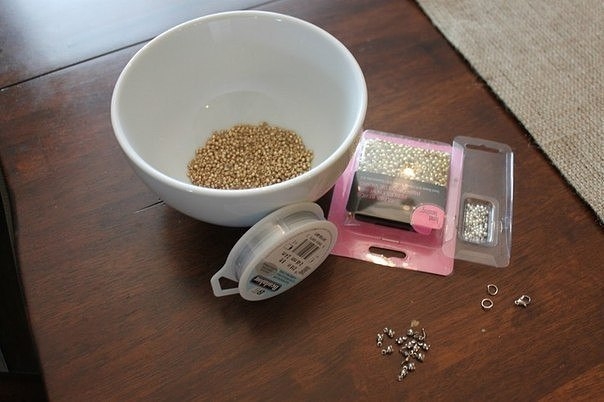 Простое ожерелье из бисера