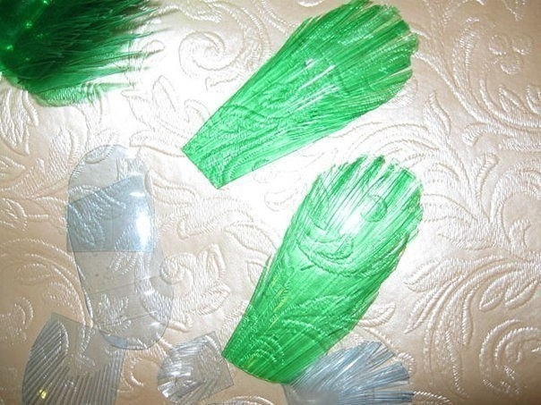 Павлин из пластиковых бутылок Павлин из пластиковых бутылок