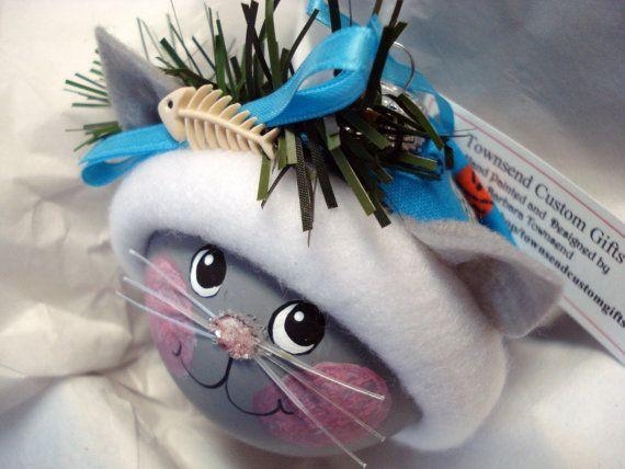 Замечательные идеи как расписать новогодние шарики:)