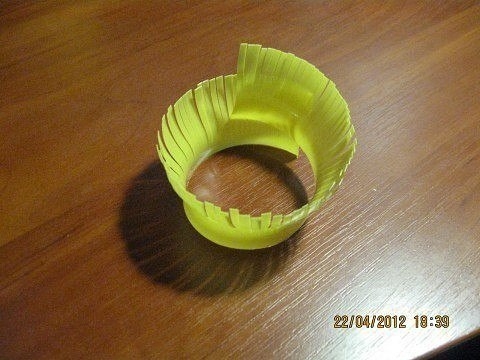 Лилия из пластиковых бутылок.