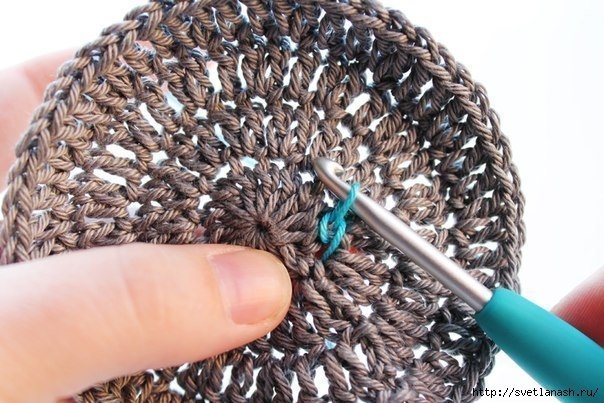 Подставочки под чашки-кружки крючком