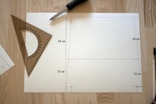 Сумочка - косметичка на молнии прямоугольная.