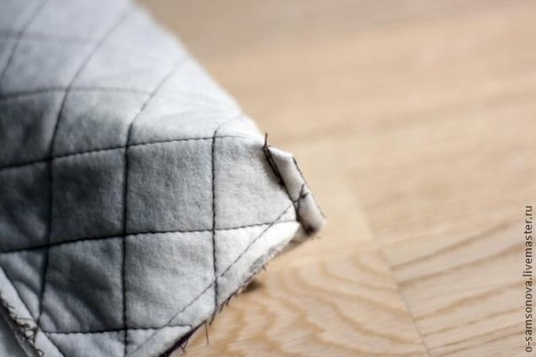 Сумочка - косметичка на молнии прямоугольная.