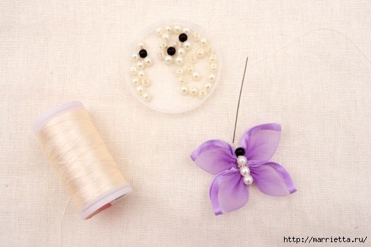 МК Декорируем полотенца бабочками из лент МК Декорируем полотенца бабочками из лент