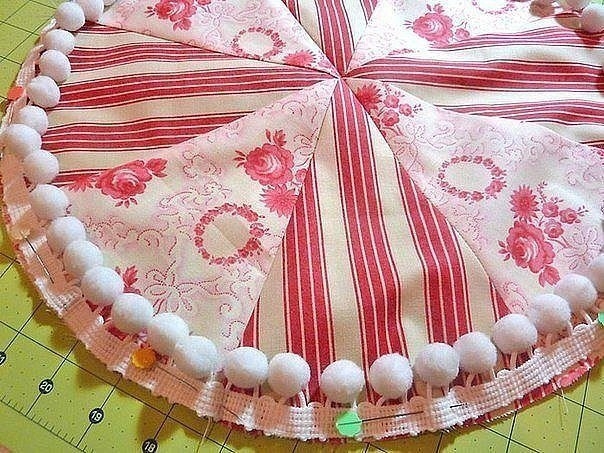 Круглая подушка из лоскутов. Мастер-класс.