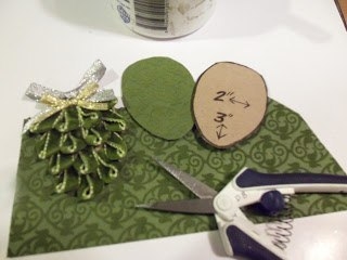 Шишка из лент.