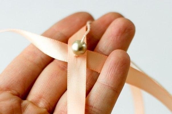 Плетём стильный браслетик на лето