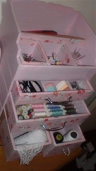 Тумбочка из картона для хранения мелочей