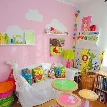 Полки в детскую комнату своими руками