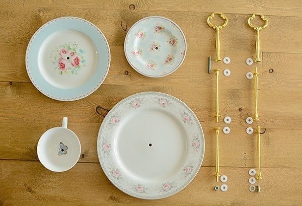 Подставка для капкейков из тарелок своими руками Подставка для капкейков из тарелок своими руками