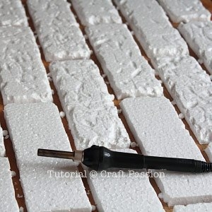 Имитация кирпичной стены при помощи пенопласта