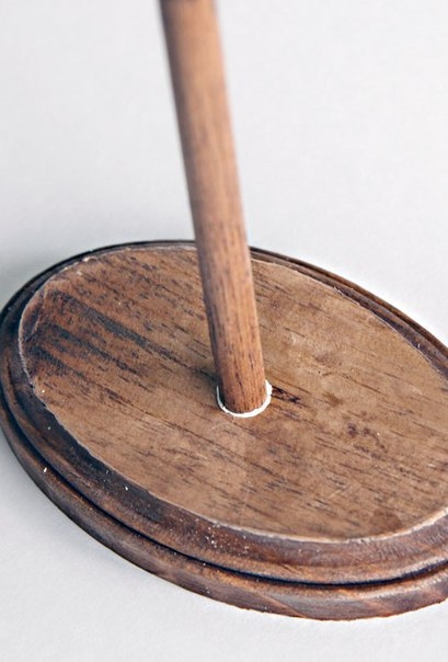 Вторая жизнь картонного тубуса: стильная и удобная подставка для браслетов