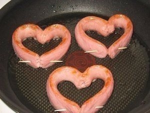 Яичница “Сердце” к завтраку 