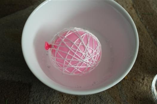 Как сделать снежные шары.