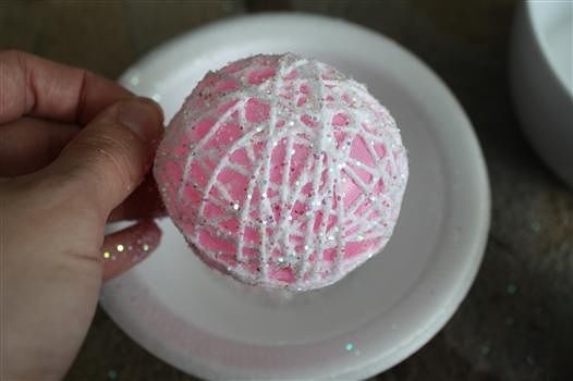 Как сделать снежные шары.