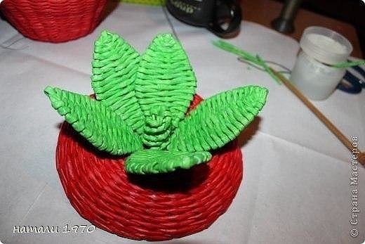 Мастер-класс клубника из газетных трубочек