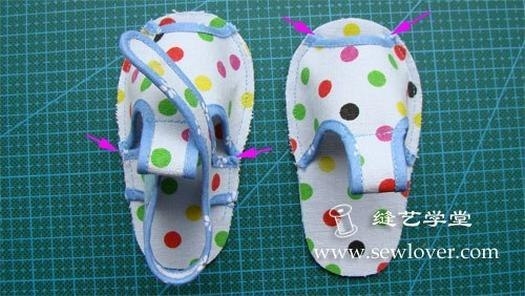 Шитые сандалики