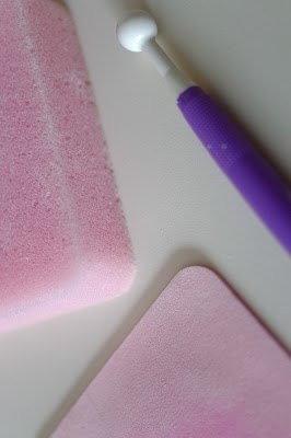 Декорируем торт пионами