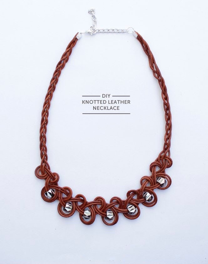 Кручёное колье из кожаных шнуров