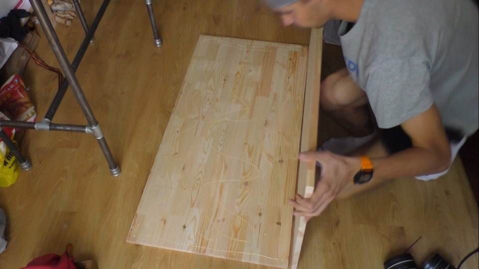 Стол из труб и фитингов