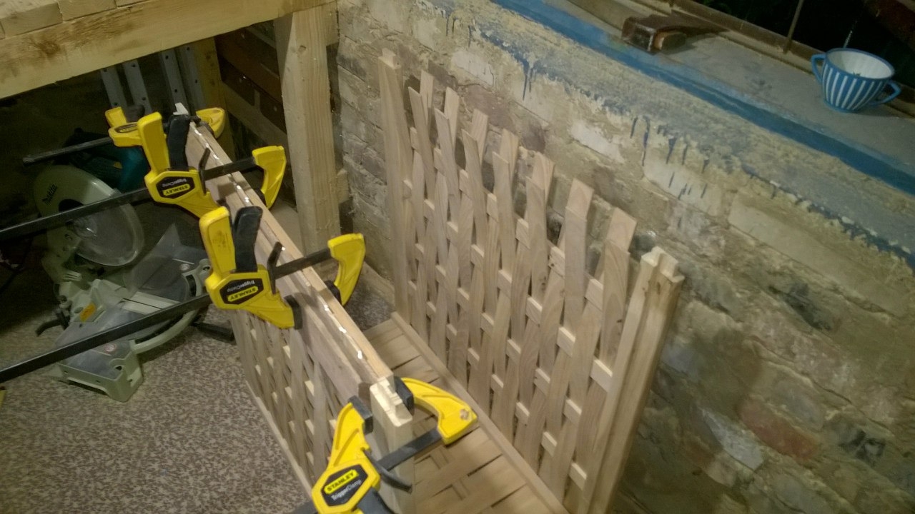 Плетеная корзина для белья Плетеная корзина для белья