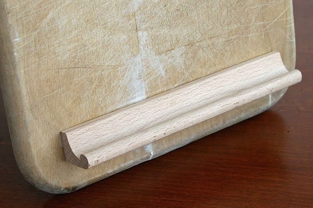 Кухонная подставка для гаджетов