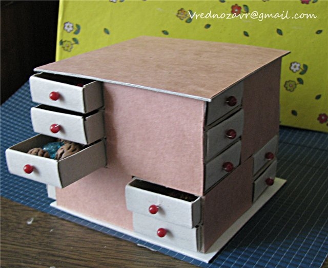 Шкатулочка из спичечных коробков для хранения мелочей