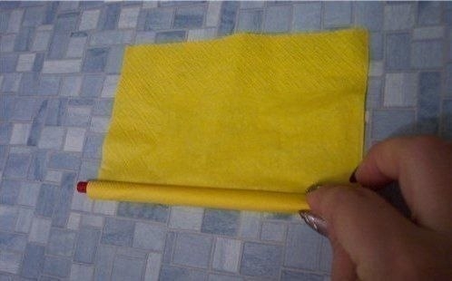 Роза из салфеток