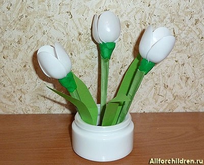 Из одноразовых ложек