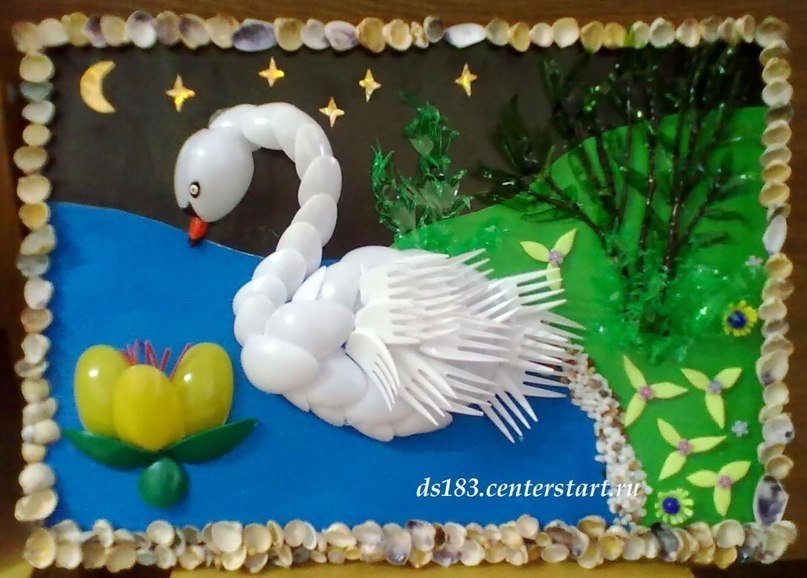 Из одноразовых ложек