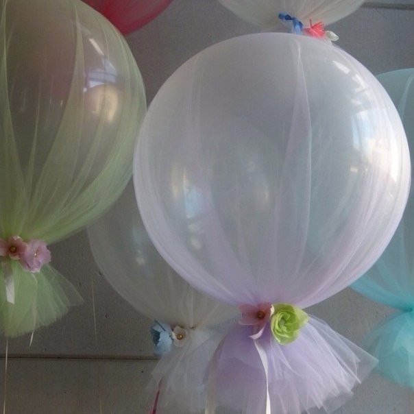 Декорирование воздушных шаров сеткой или органзой