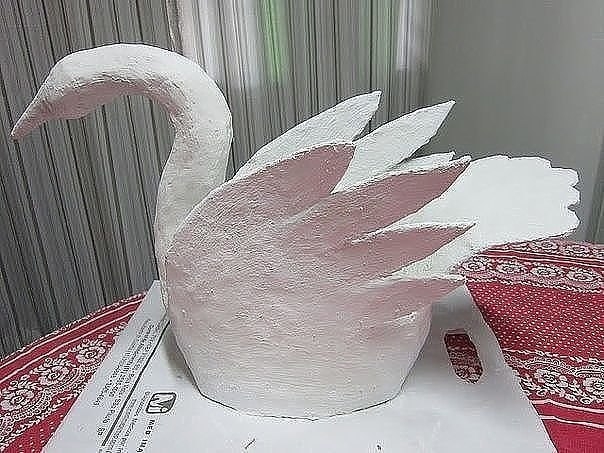 Мусор превращаем в красоту. Лебедь из пластиковой бутылки