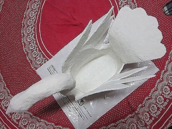 Мусор превращаем в красоту. Лебедь из пластиковой бутылки