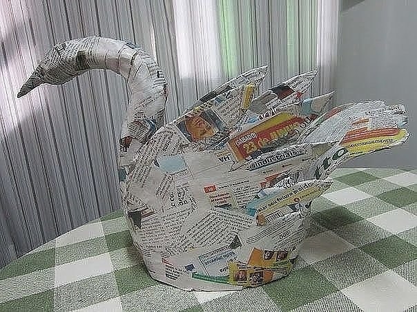 Мусор превращаем в красоту. Лебедь из пластиковой бутылки