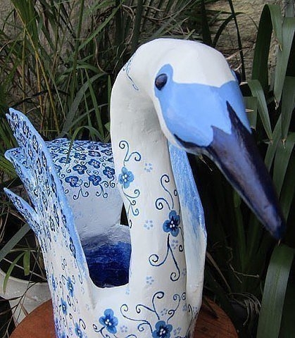 Мусор превращаем в красоту. Лебедь из пластиковой бутылки