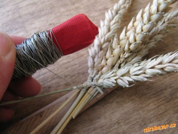 Идея декора с использованием сухоцветов